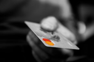 How to Use a Credit Card Wisely: 7 Tips to Follow